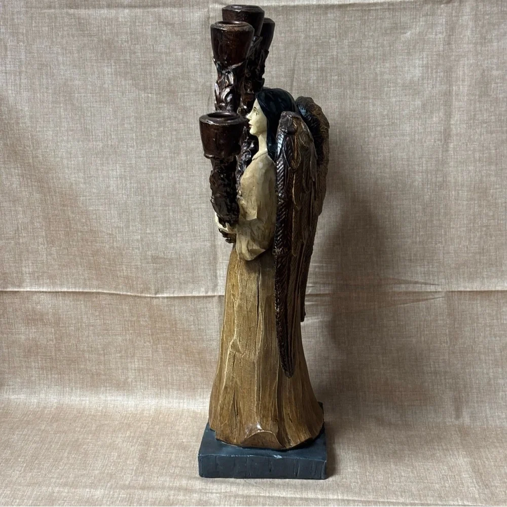 Angel With Wings Holding Wreath Candleholder 16